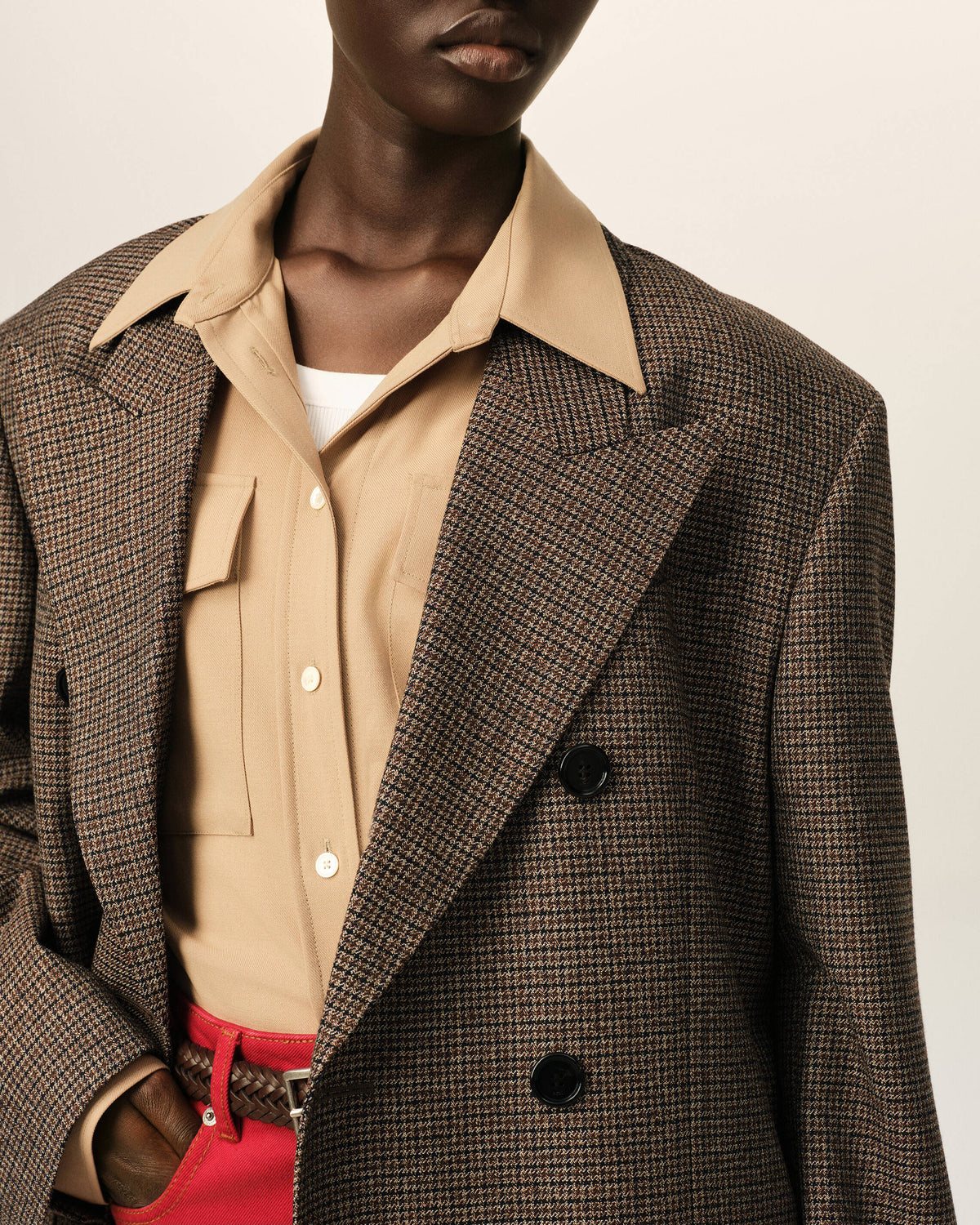 Doppelreihiger Blazer aus braunem Hahnentritt-Muster aus Wolle - 4