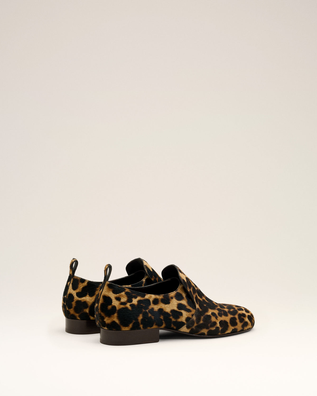 Souliers plats imprimés léopard en cuir de vachette - 4