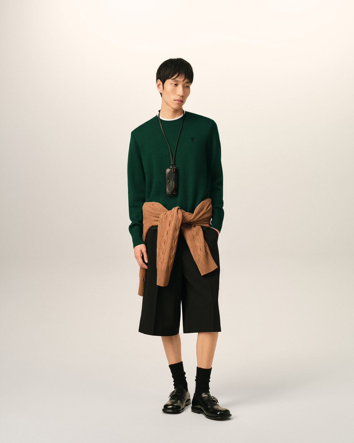 Green crewneck wool sweater with Ami de Coeur - 3