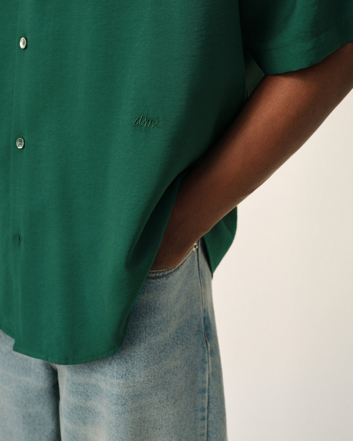 Chemise boxy verte en twill de viscose manches courtes - 4