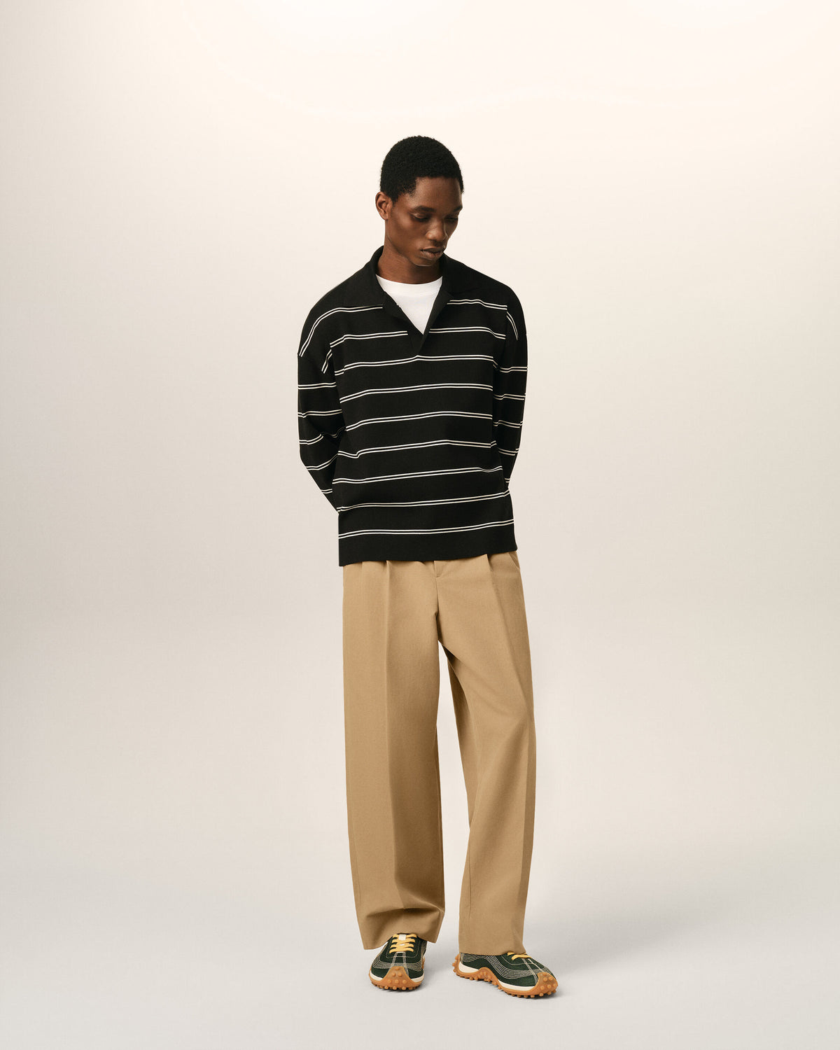 Pantalón carrot fit de talle alto en algodón y lino beige - 2