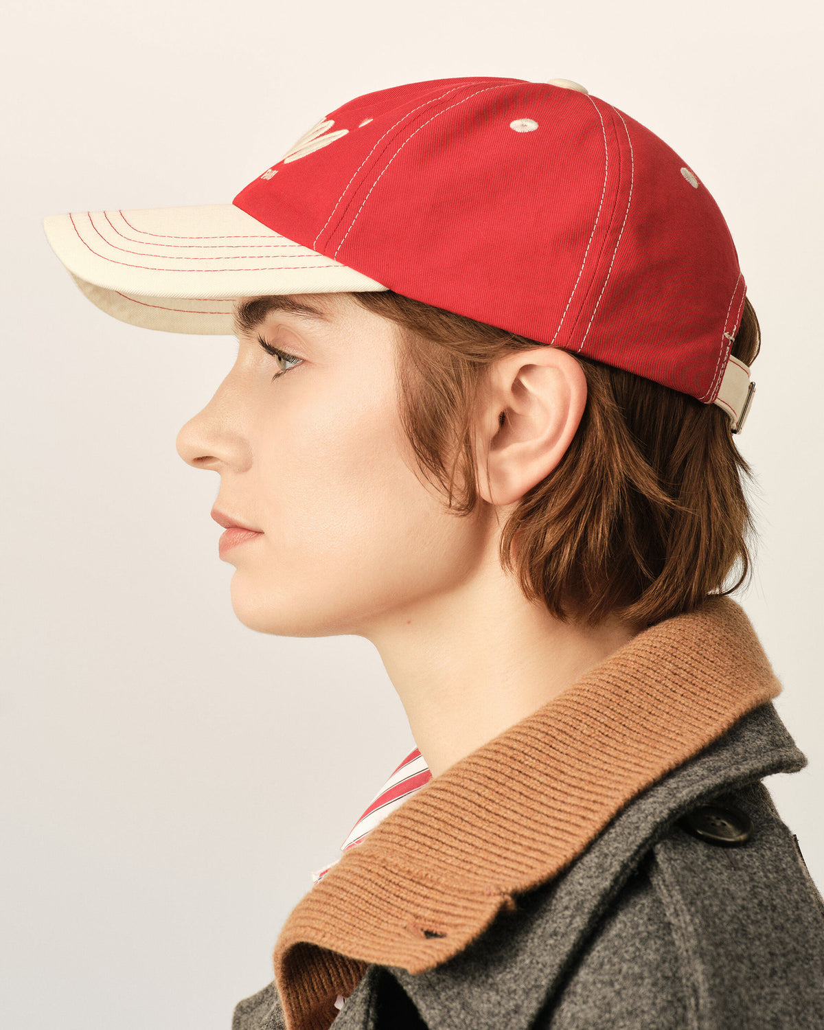 Cappellino in cotone rosso e bianco con ricamo Ami Paris - 12