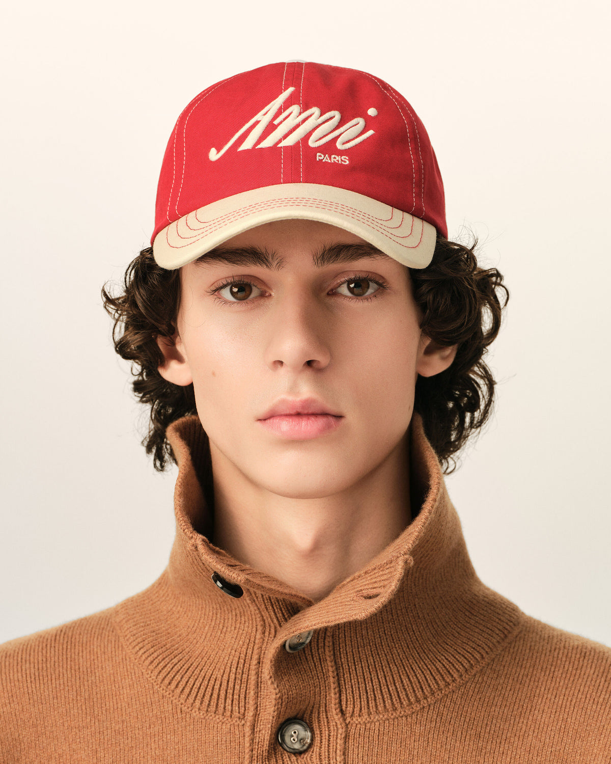 Cappellino in cotone rosso e bianco con ricamo Ami Paris - 2