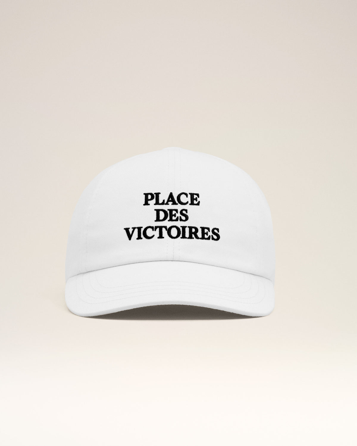 Gorra blanca de algodón con estampado "Place des Victoires" - 4