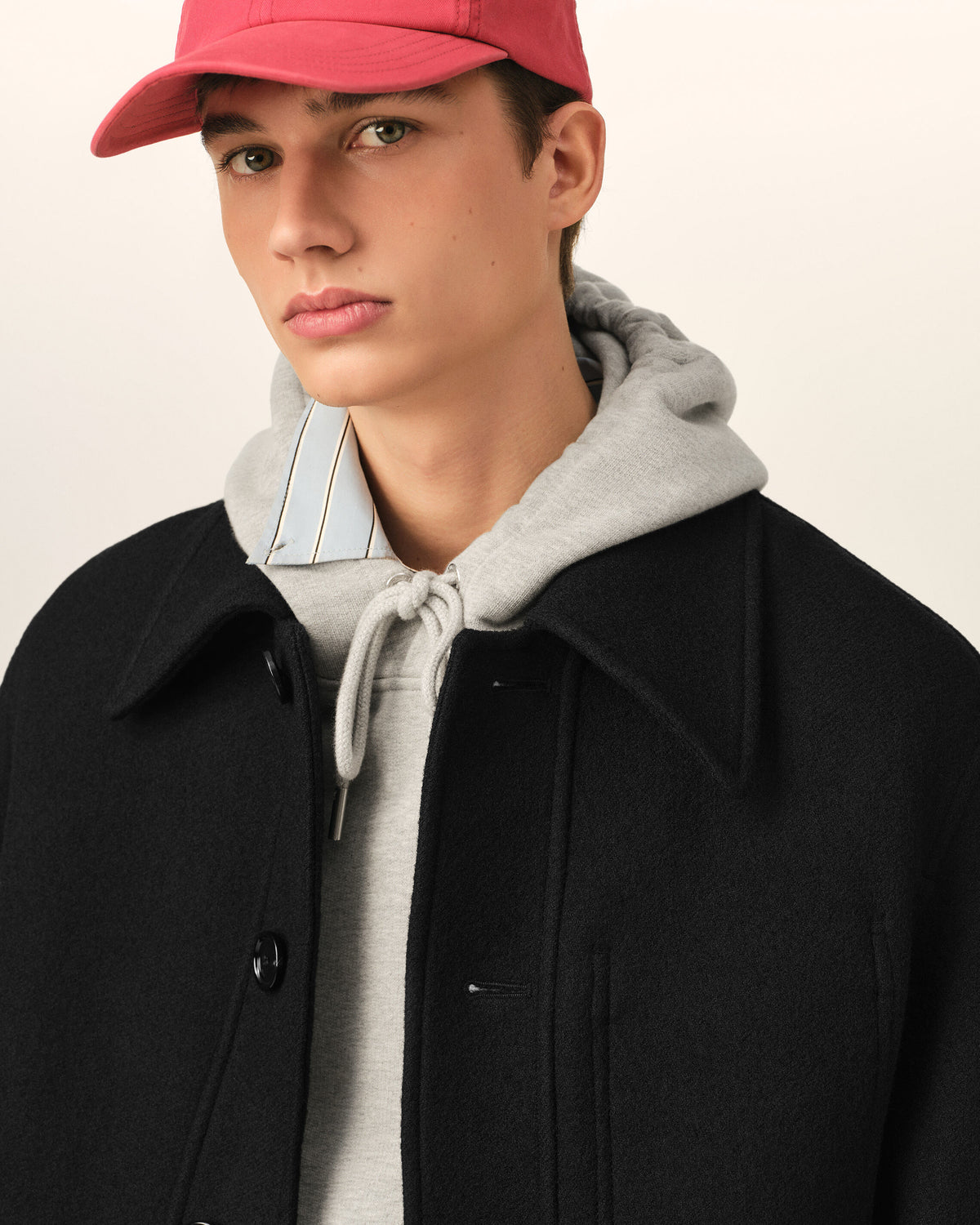Veste noire boutonnée en laine - 4