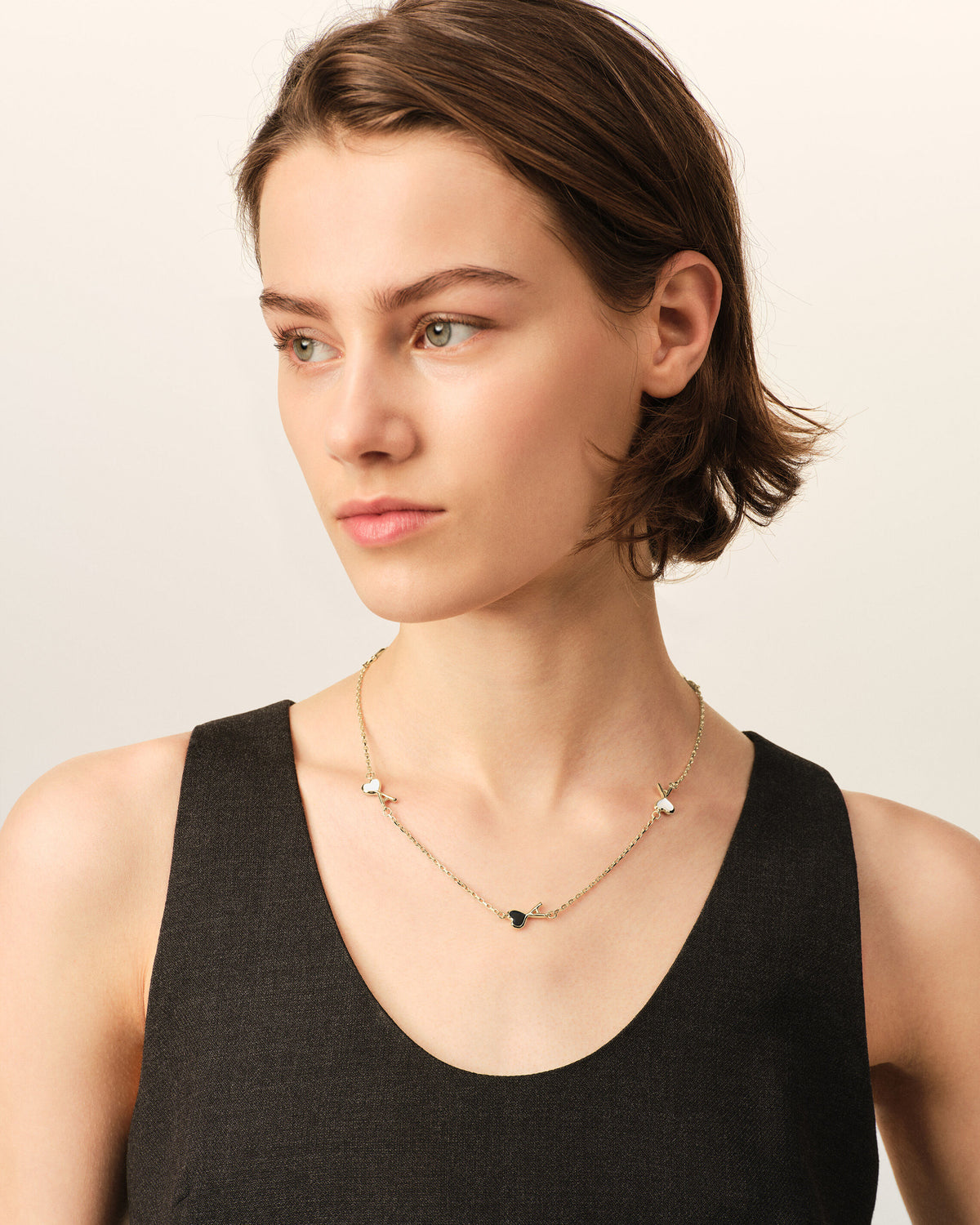 Gold brass necklace with hammered Ami de Coeur - 5