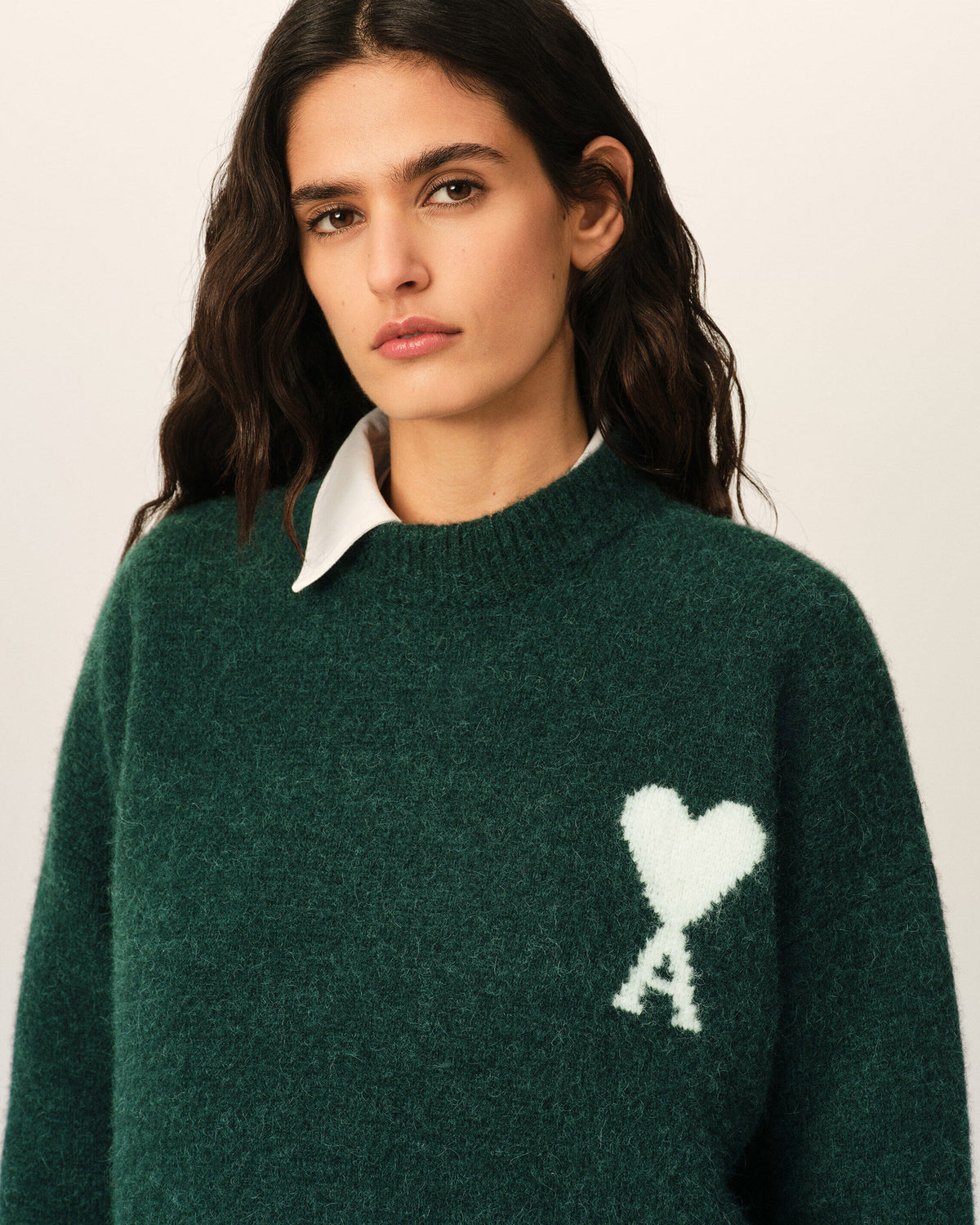 Green crewneck alpaca sweater with Ami de Coeur - 10