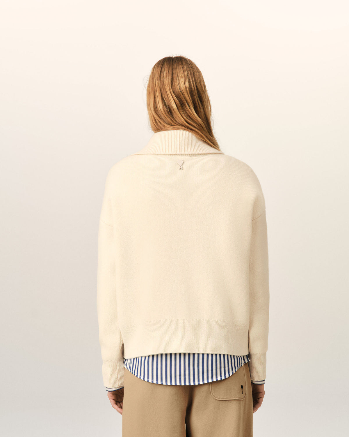 Pull blanc col montant boutonné en laine - 11