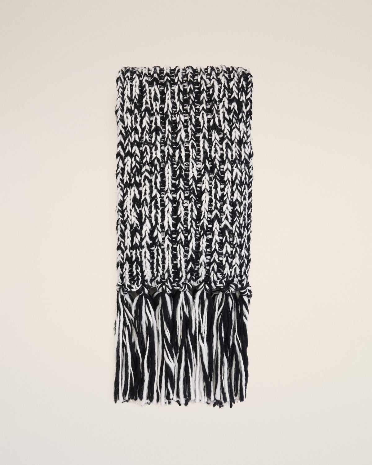 Bicolor black and white wool knit scarf - 1