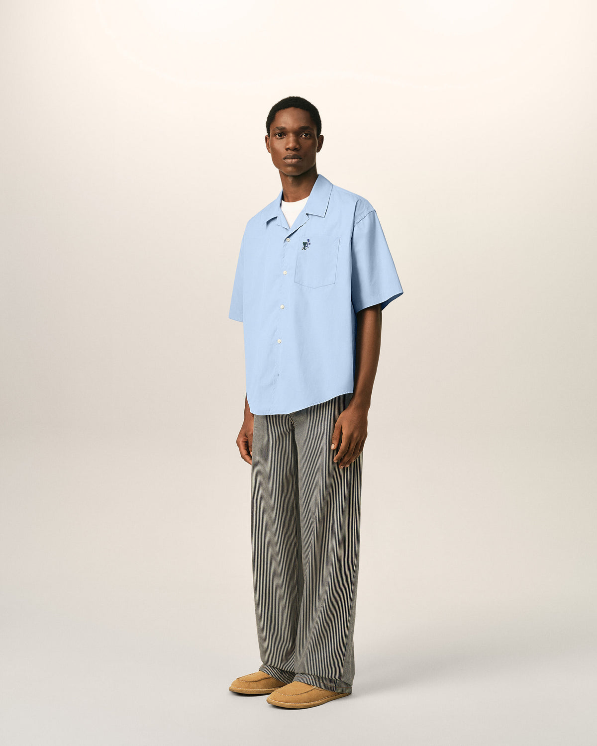 Blue boxy cotton short-sleeve shirt with Ami de Coeur tulip - 6