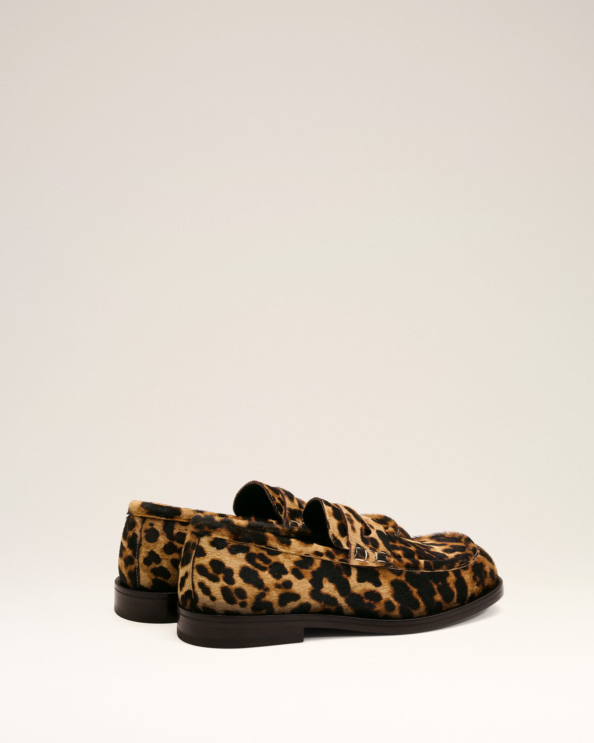 Mocassins noirs imprimés léopard en cuir de vachette - 9