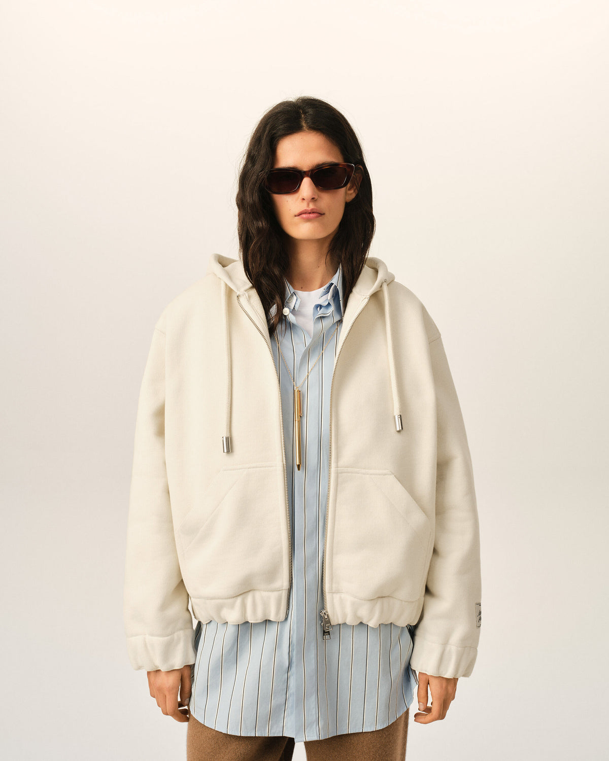 Hoodie blanc zippé en coton étiquette héritage Ami Paris - 9