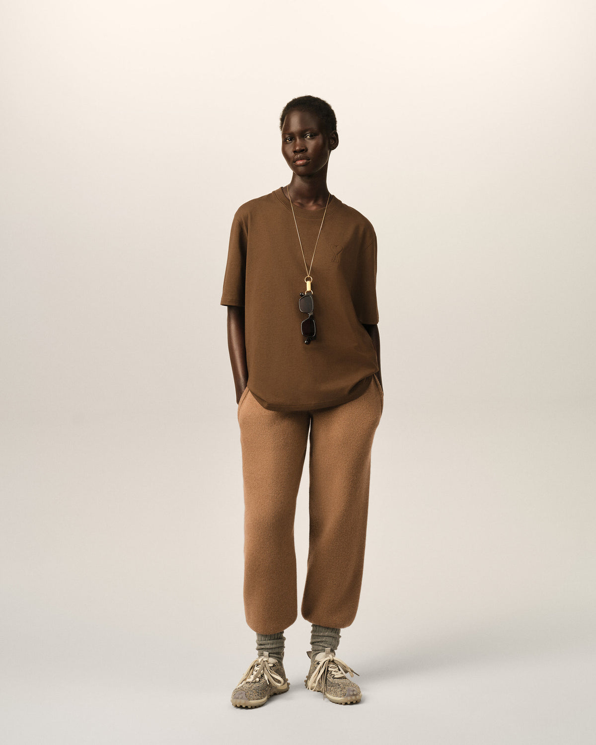 T-shirt marron en coton Ami de Coeur embossé - 9